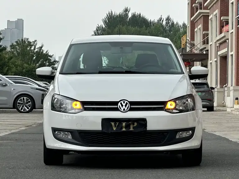 Volkswagen Polo 1.6 L Auto Zhishang