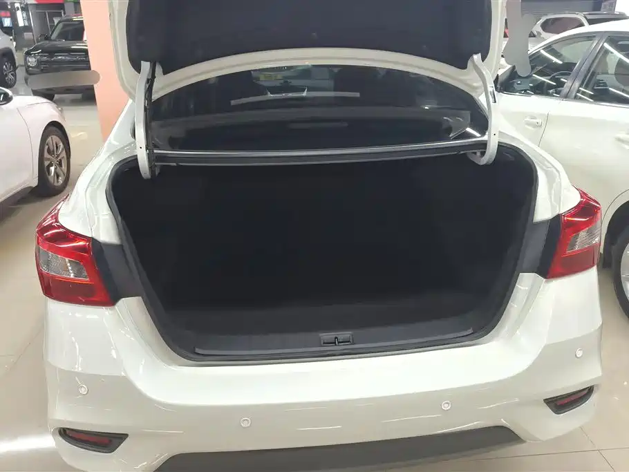 Sylphy Facelift II Classic 1.6 XE CVT Comfort
