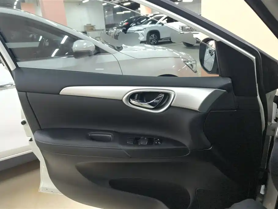 Sylphy Facelift II Classic 1.6 XE CVT Comfort