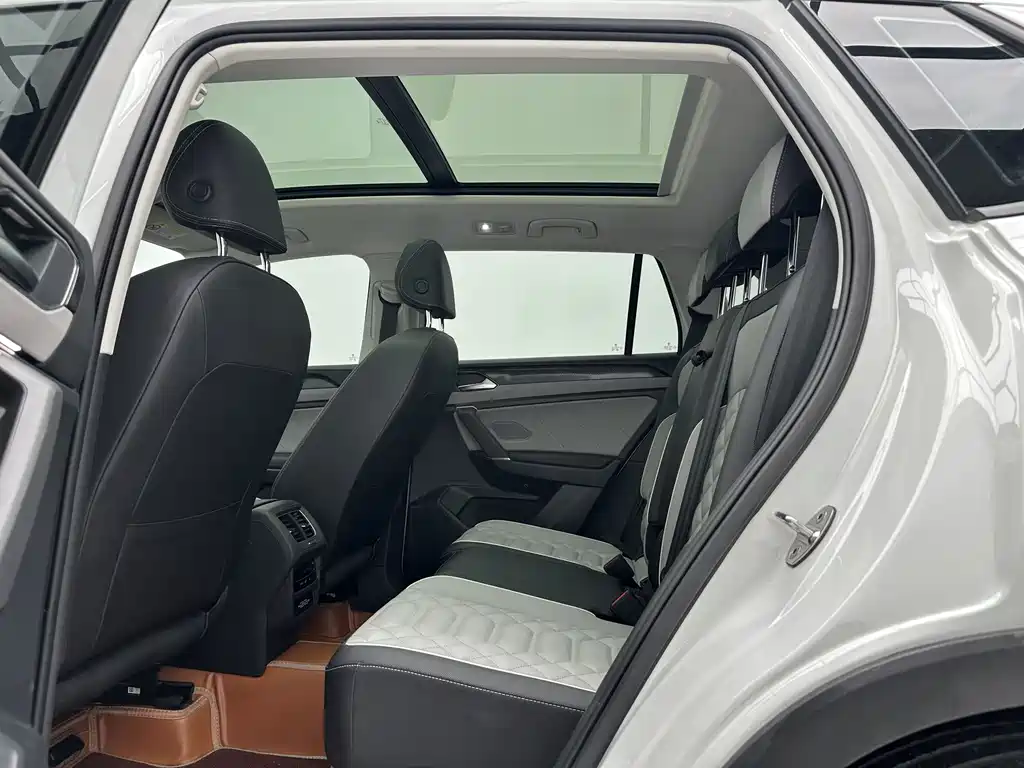 Tayron 280 TSI 2 WD Luxury Plus Advanced