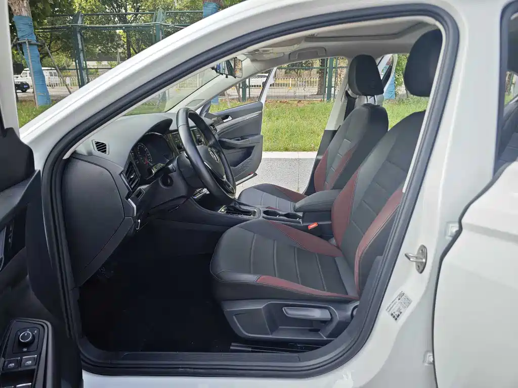Bora 1.5 L Auto Comfort