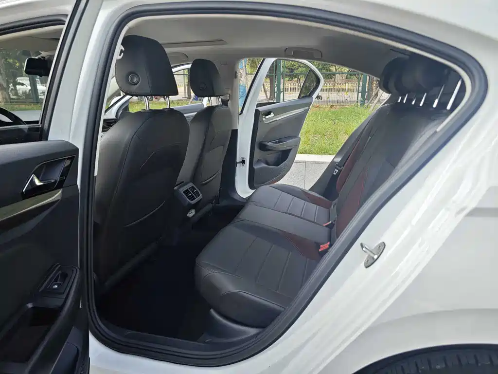 Bora 1.5 L Auto Comfort