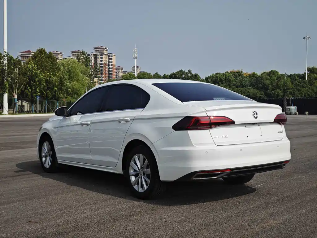 Bora 1.5 L Auto Comfort