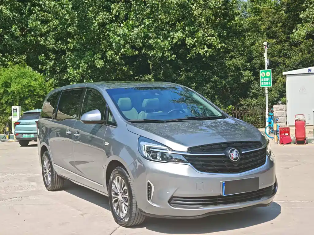 Buick GL8 Land Official Cabin 652 T Distinguished