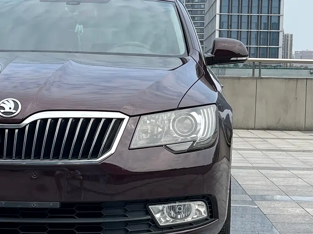 Superb 1.8 TSI Auto Noble