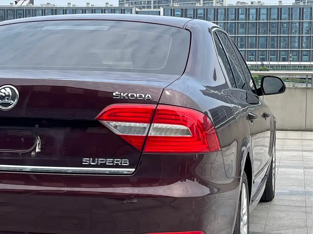 Superb 1.8 TSI Auto Noble