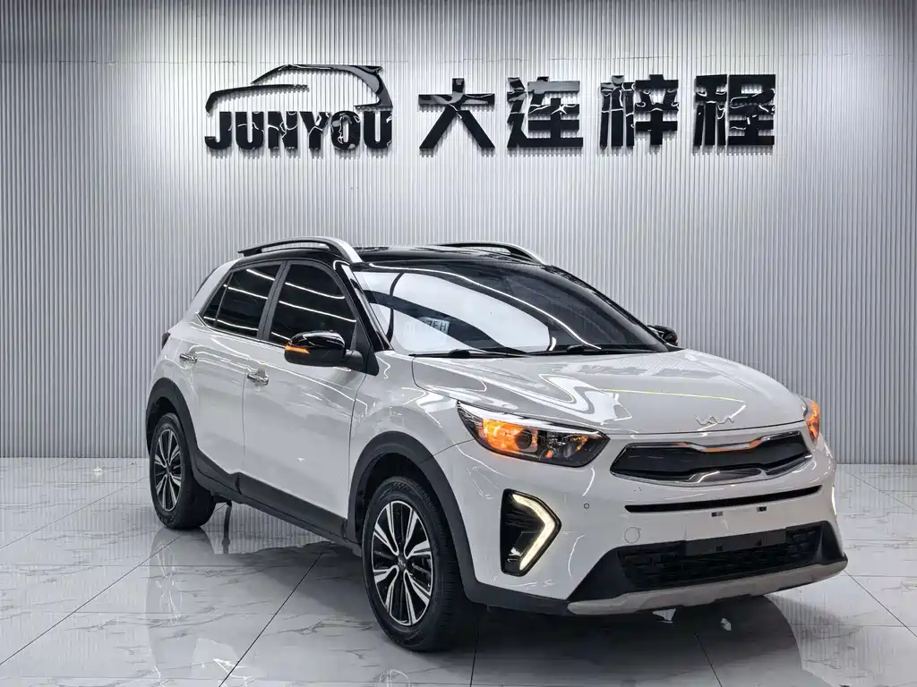 Stonic 1.4 L CVT Fun Enjoyment Sunroof