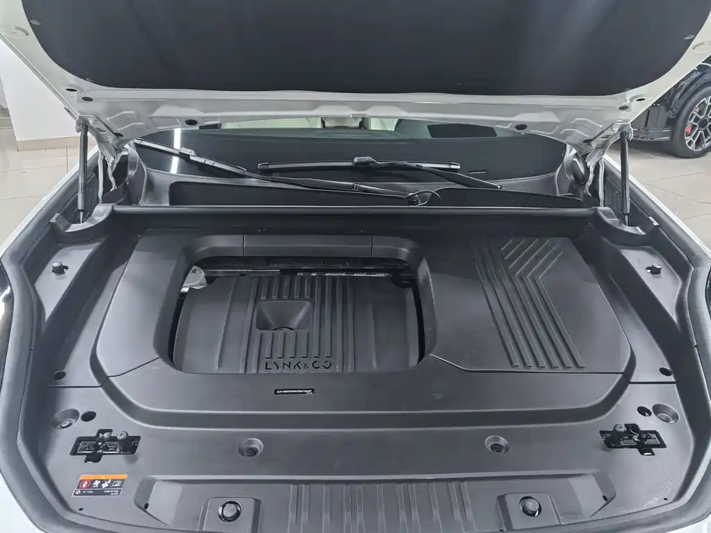 Lynk & Co 09 2.0 T Halo 6-seat