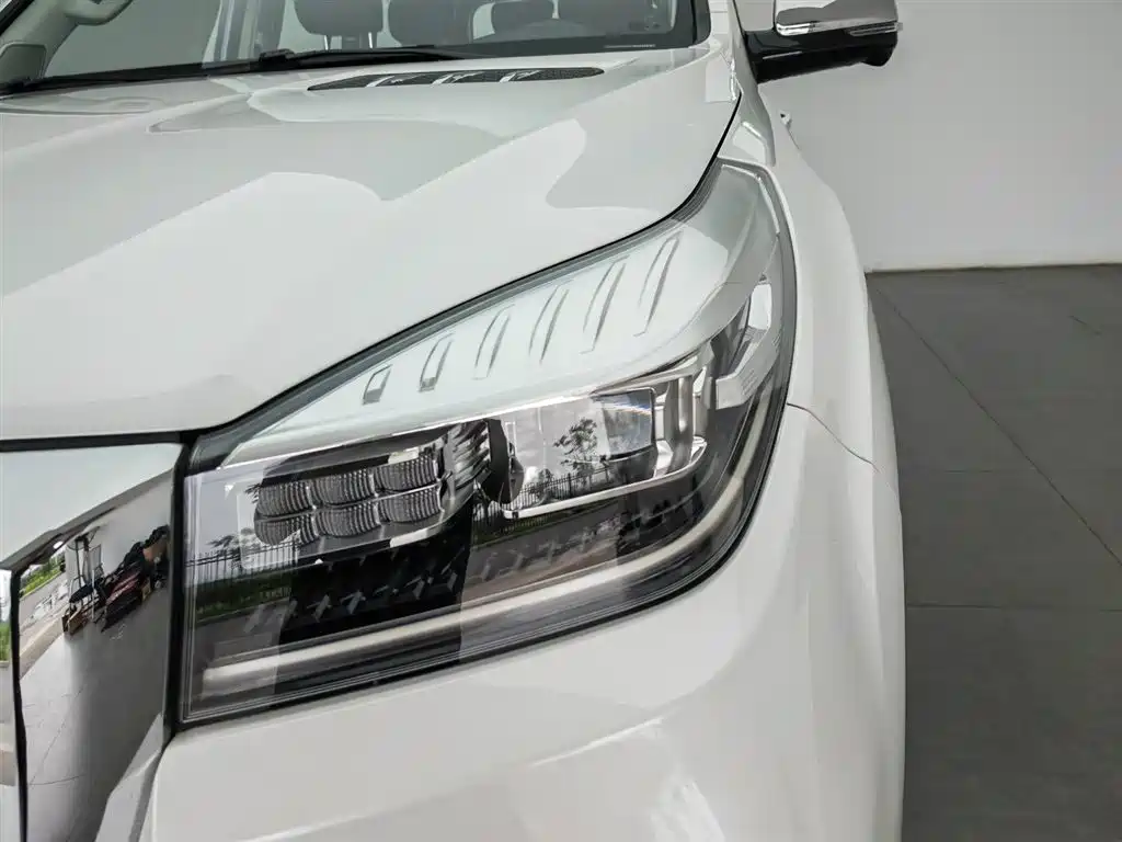 Haval H9 2.0 T Gasoline 4 WD Luxury 7-seat