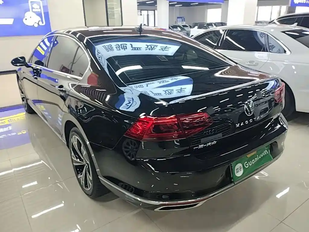 Magotan 330 TSI DSG Luxury