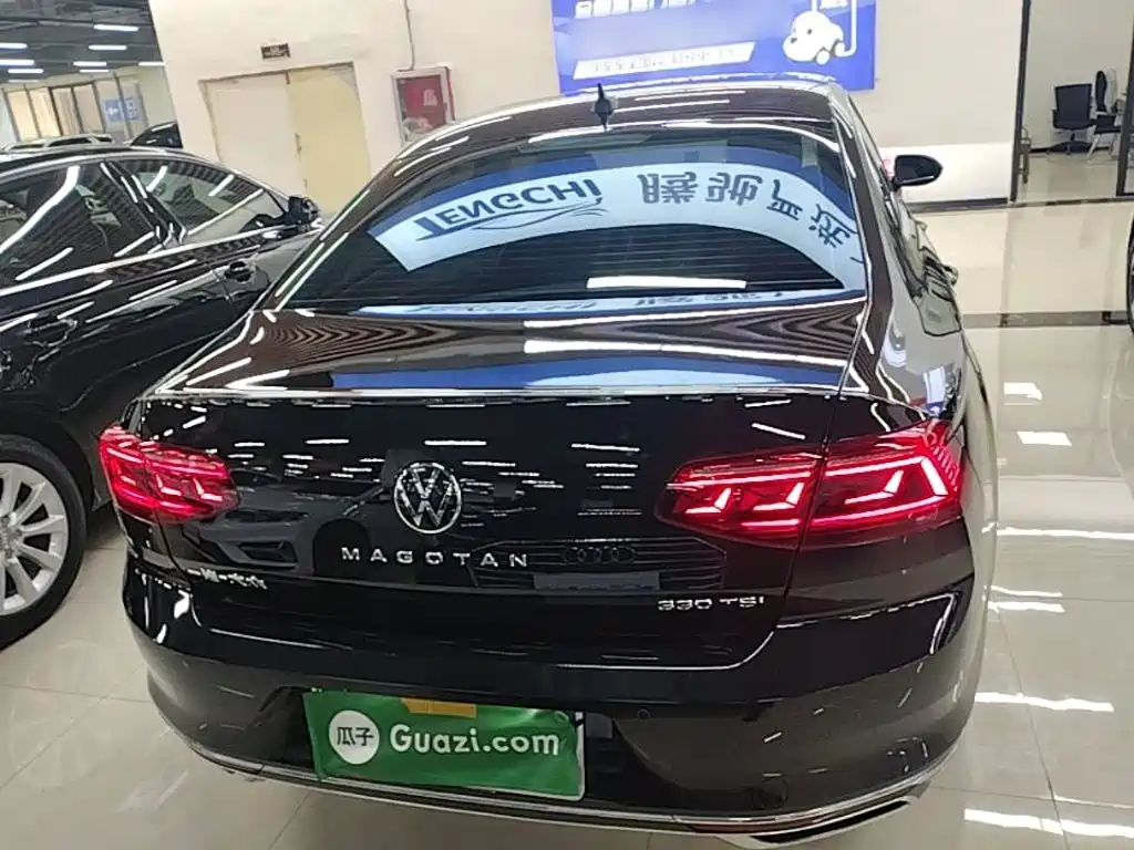 Magotan 330 TSI DSG Luxury