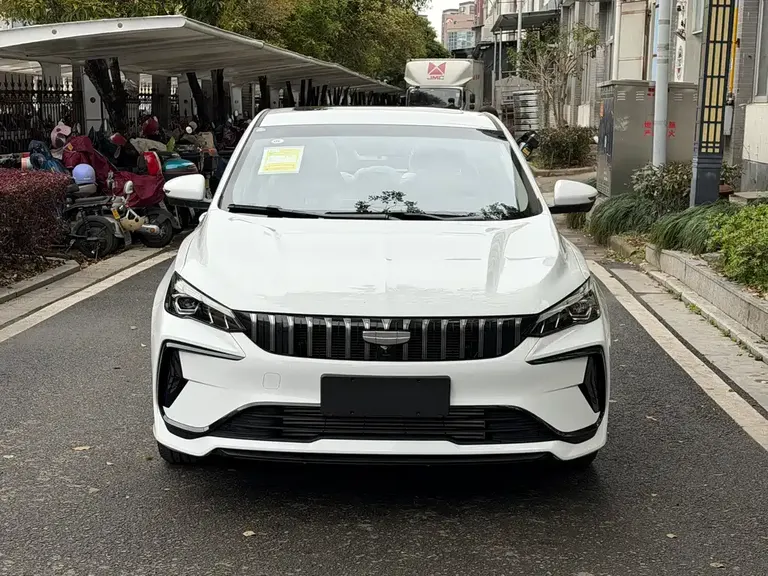 Geely Binrui Binrui COOL 1.5 T DCT Dragon
