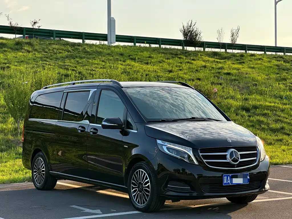 Mercedes-Benz V-Class V 260 L Distinguished Extended