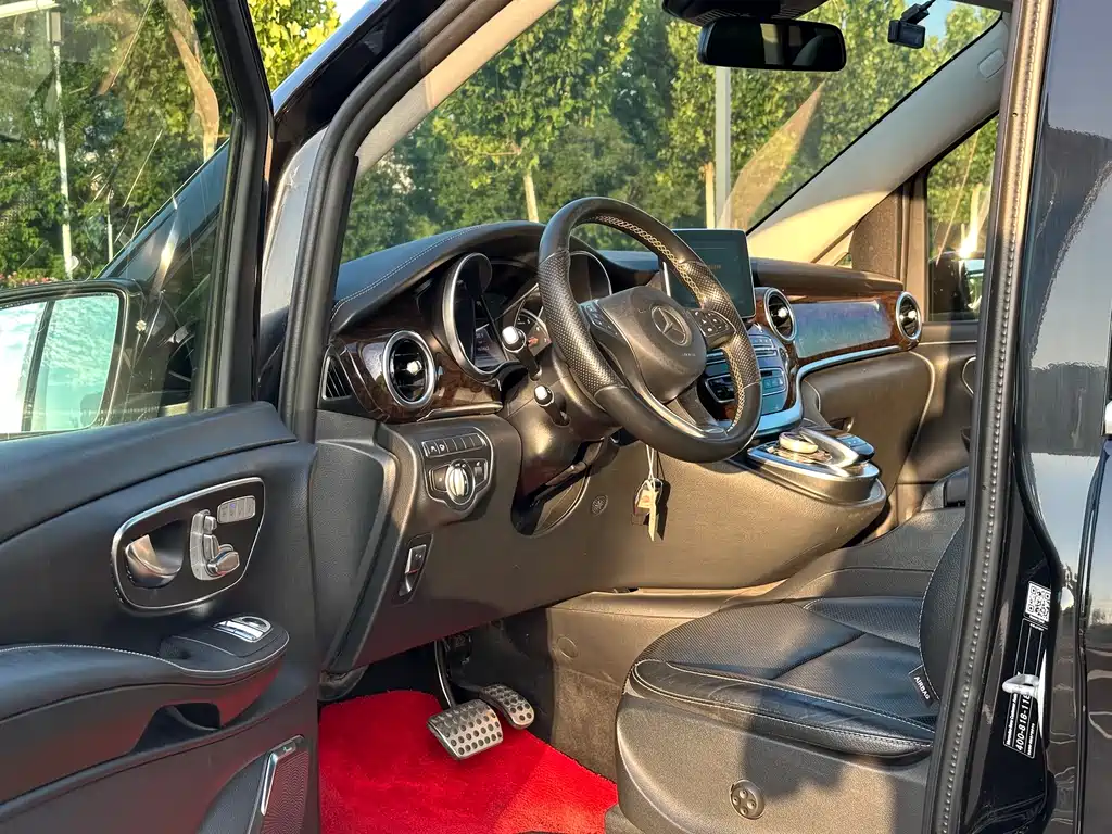 Mercedes-Benz V-Class V 260 L Distinguished Extended