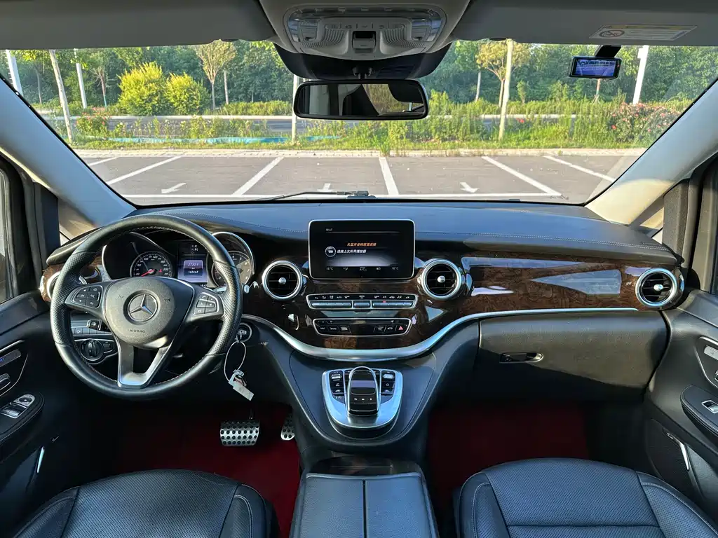 Mercedes-Benz V-Class V 260 L Distinguished Extended