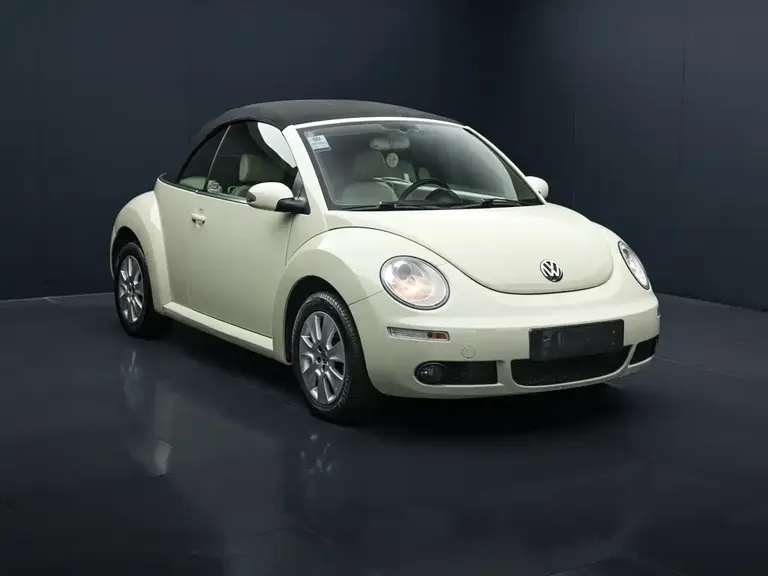 Volkswagen Beetle 2.0 AT Top Config Convertible