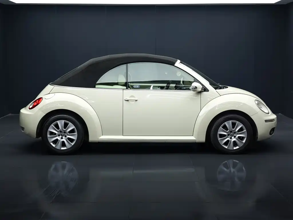 Beetle 2.0 AT Top Config Convertible