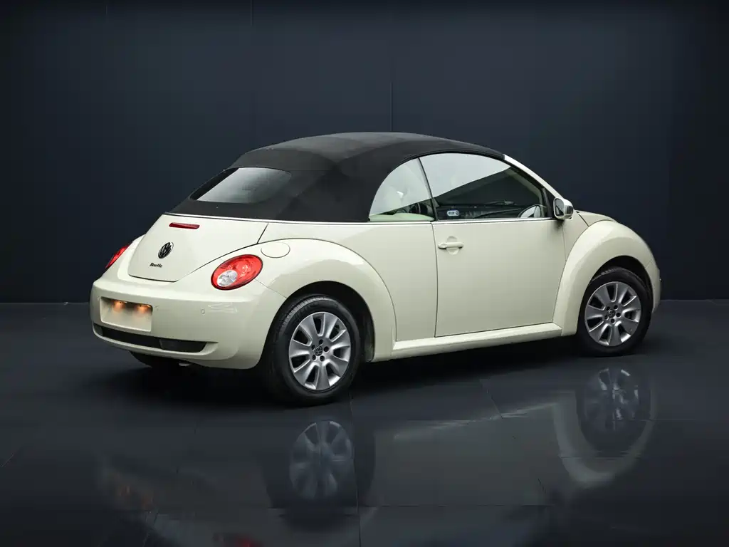 Beetle 2.0 AT Top Config Convertible