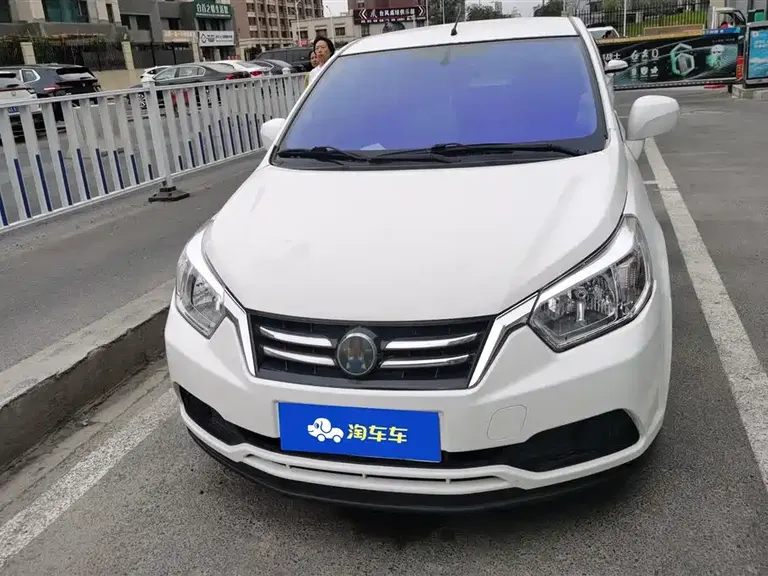 Venucia R50 1.6 L Auto Fashion
