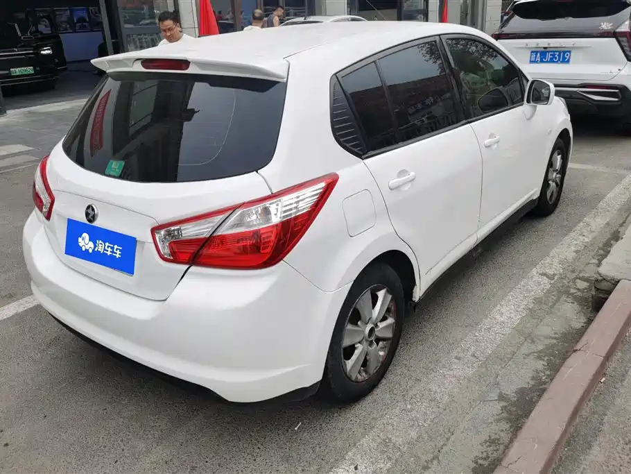 Venucia R50 1.6 L Auto Fashion