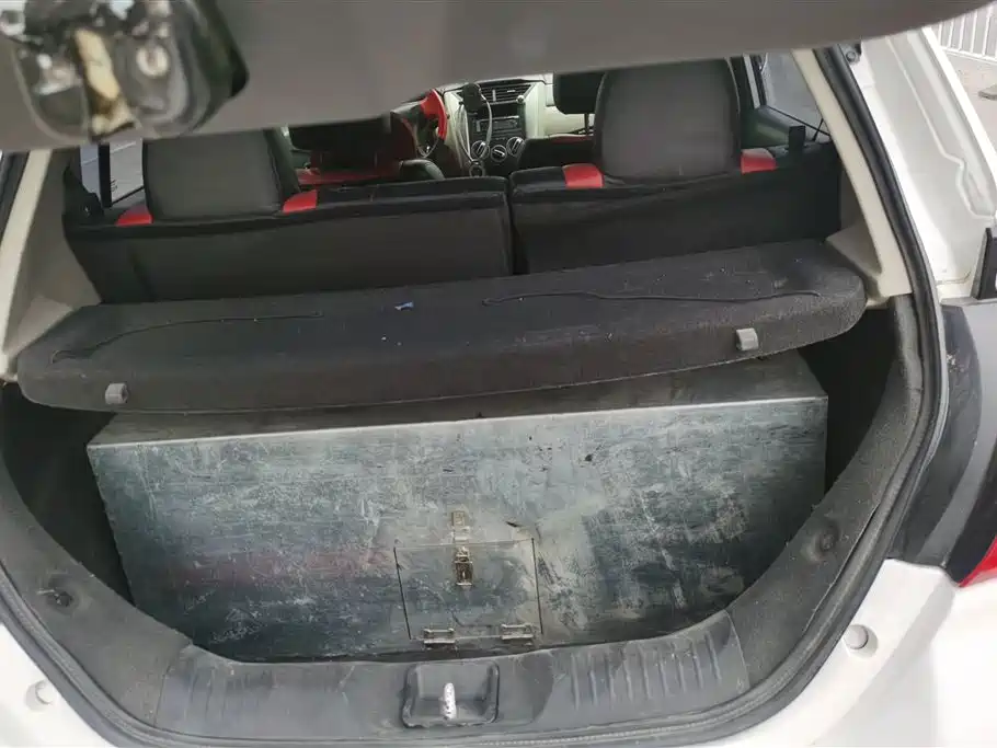 Venucia R50 1.6 L Auto Fashion