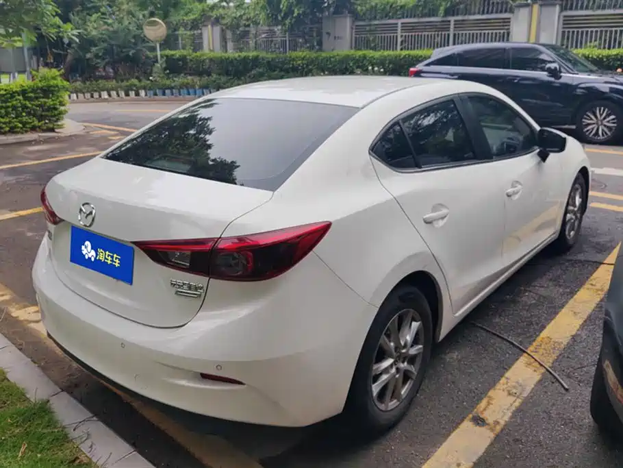 Mazda 3 Axela Sedan 1.5 L Auto Luxury CN-V