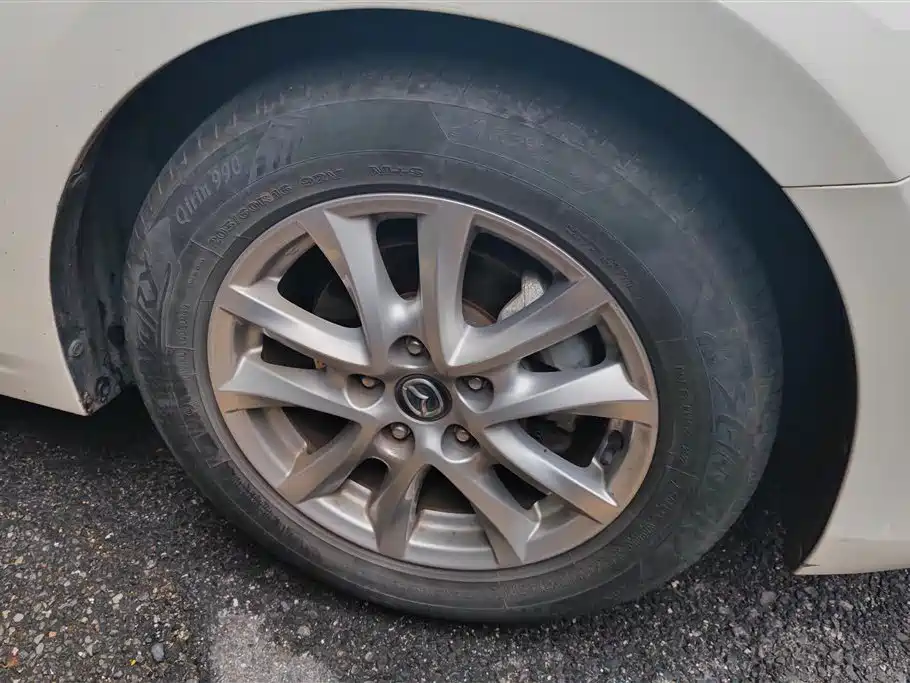 Mazda 3 Axela Sedan 1.5 L Auto Luxury CN-V