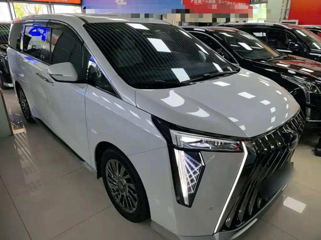 GAC Trumpchi M8 Grandmaster Series Dual Engine Flagship