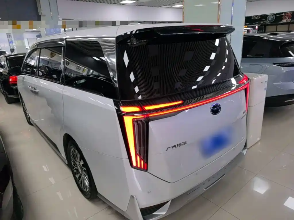 GAC Trumpchi M8 Grandmaster Series Dual Engine Flagship