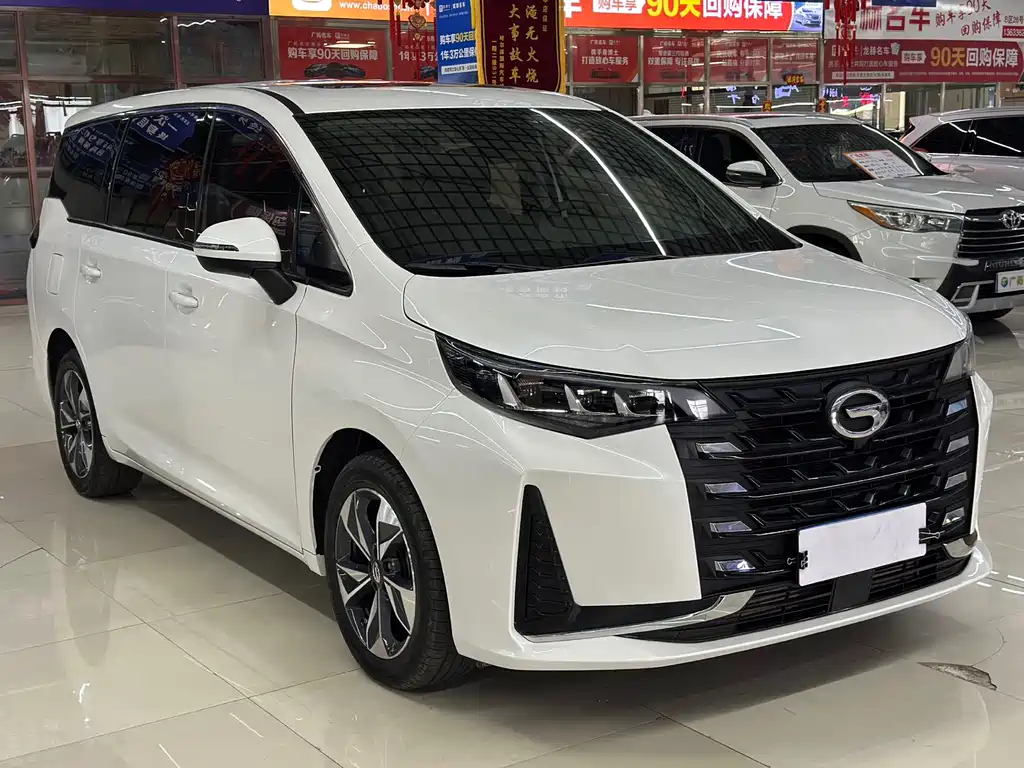 GAC Trumpchi M6 270 T DCT Luxury (7-seat)