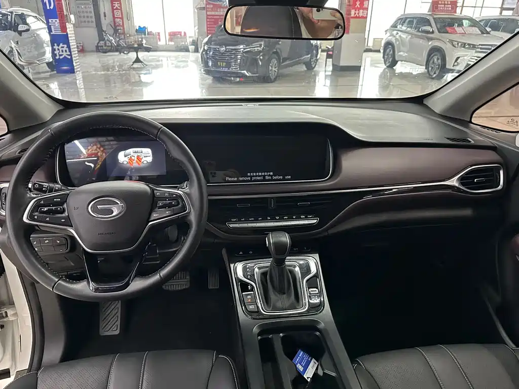 GAC Trumpchi M6 270 T DCT Luxury (7-seat)