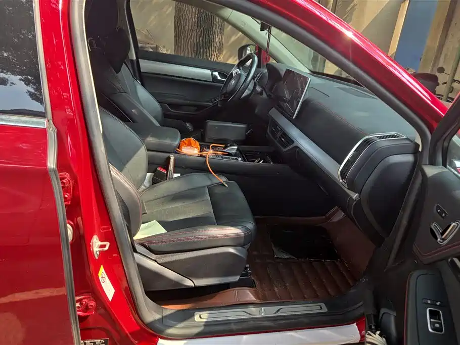 Tang NEV DM 2.0 T Full-time 4 WD Connected Creative Enjoyment 7-seat CN-V