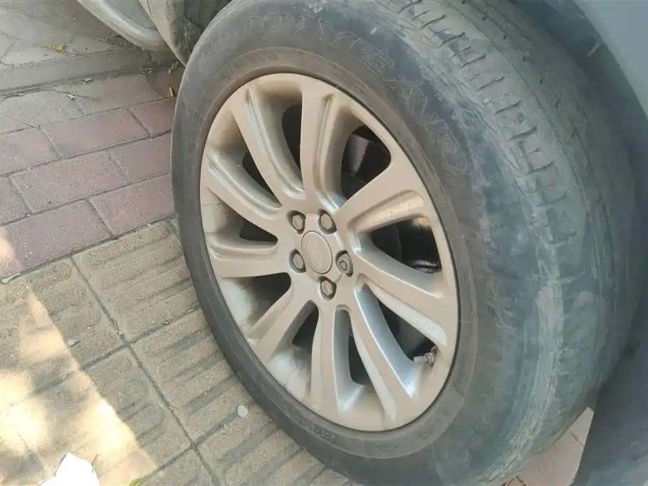 Discovery Sport 2.0 T SE