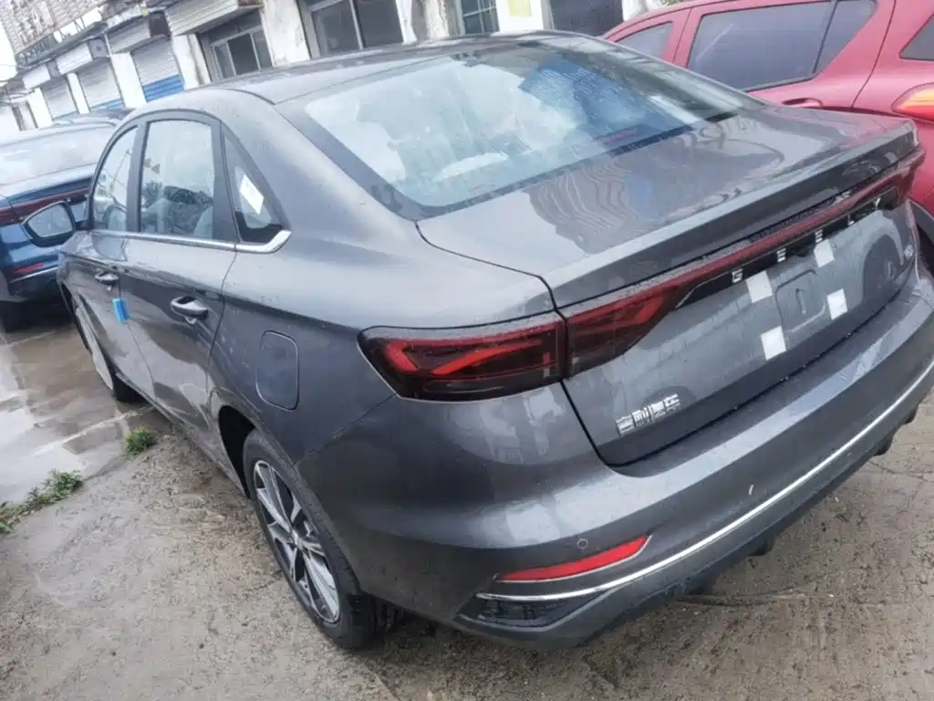 Emgrand 帝豪 2026款 400万纪念款 1.5 L CVT飞越型