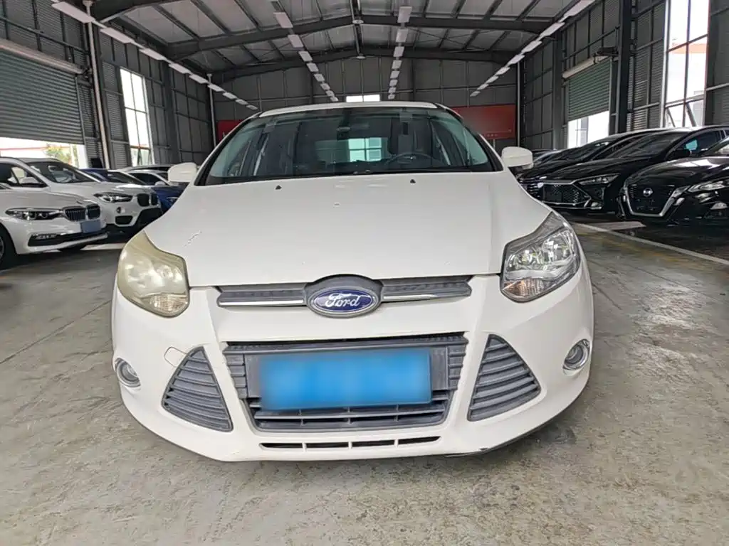 Focus Hatchback 1.6 L Auto Style