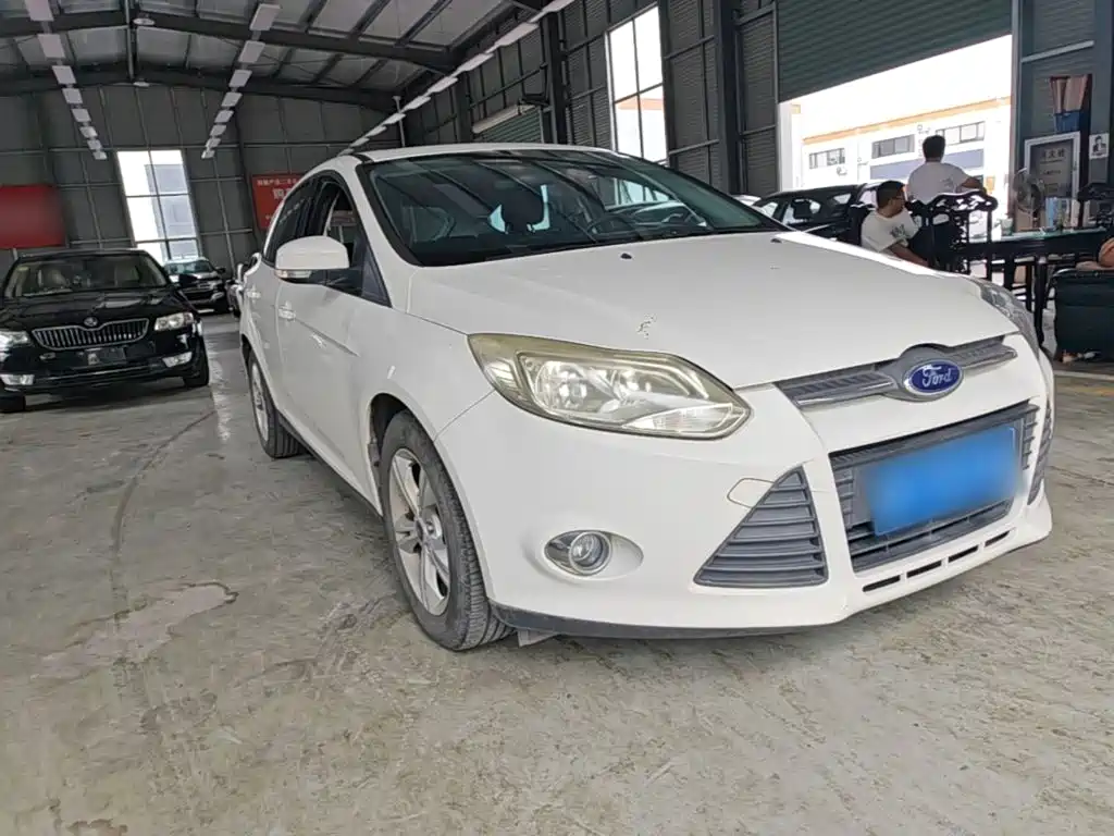 Focus Hatchback 1.6 L Auto Style