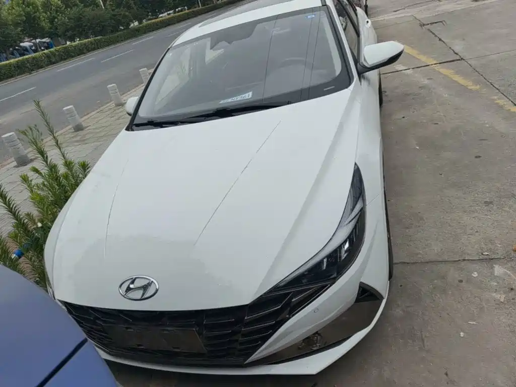 Elantra 1.5 L CVT LUX Distinguished