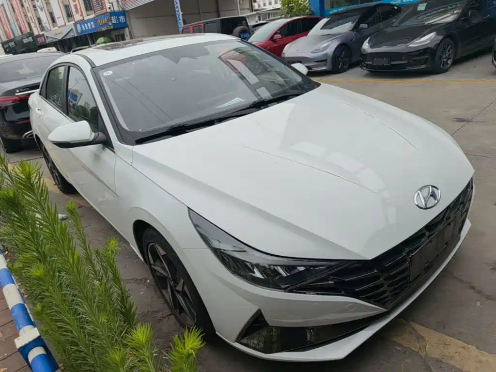 Elantra 1.5 L CVT LUX Distinguished