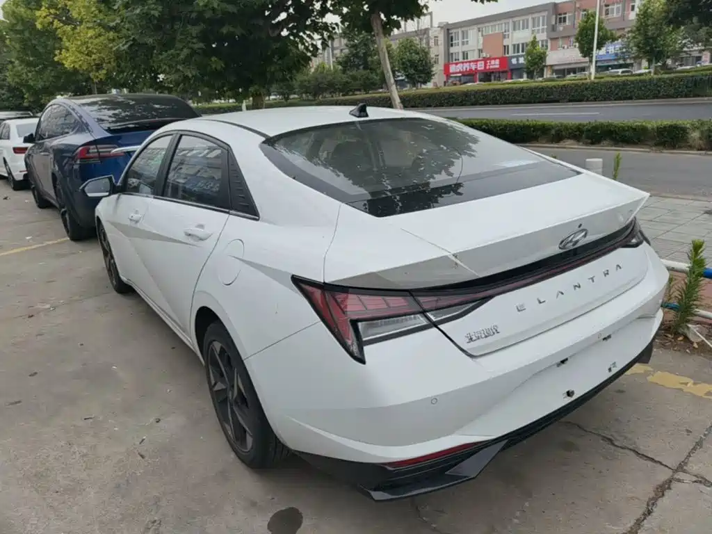 Elantra 1.5 L CVT LUX Distinguished