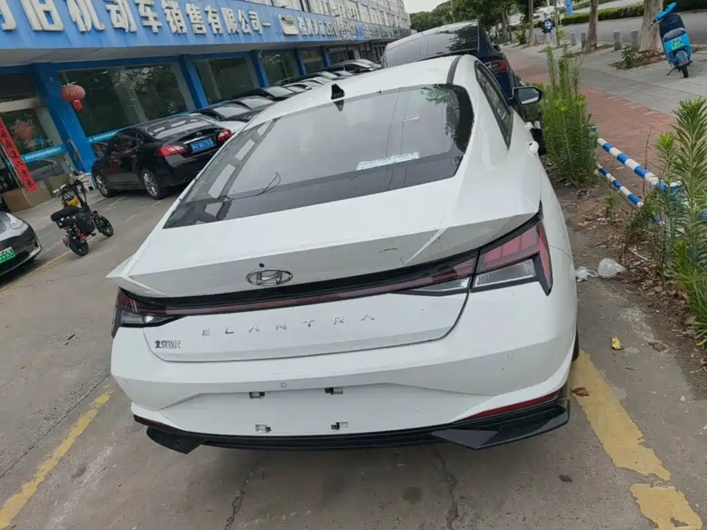 Elantra 1.5 L CVT LUX Distinguished