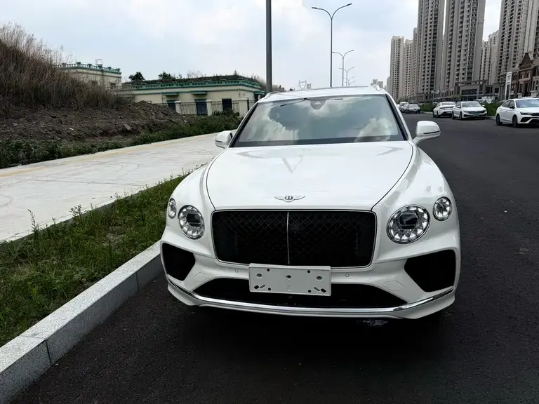 Bentley Bentayga 4.0 T V8 LWB Range
