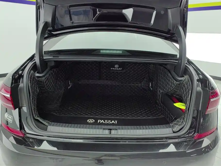 Passat Facelift 330 TSI Starry Sky Elite
