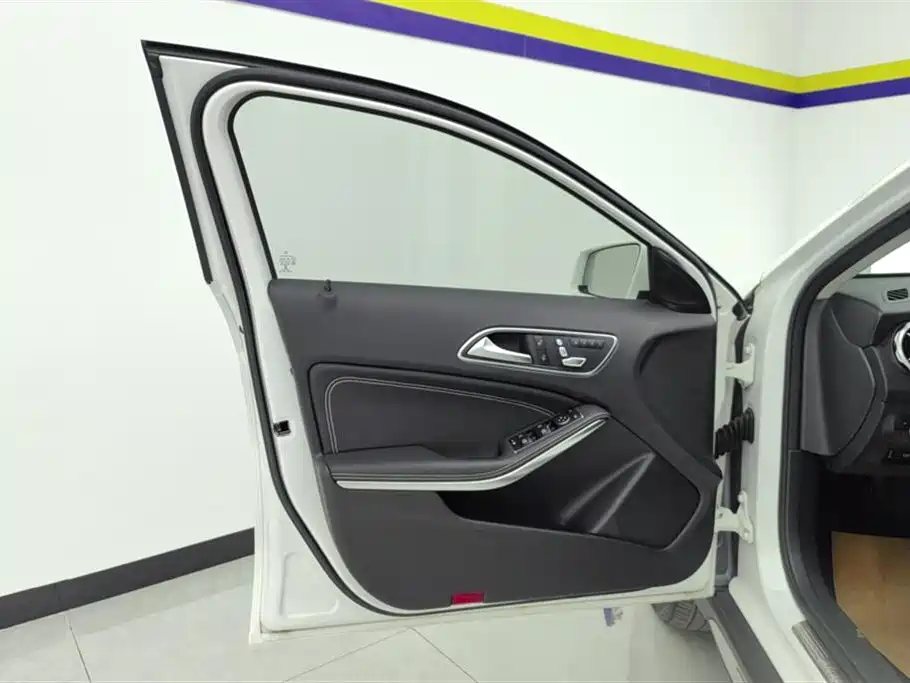 Mercedes-Benz GLA GLA 200 Dynamic