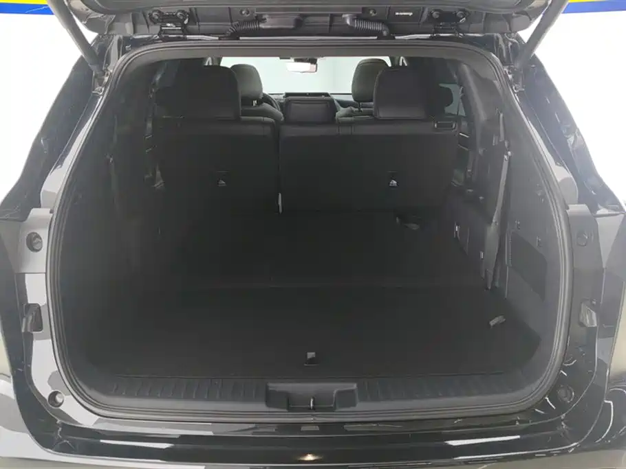 Crown Kluger 2.5 L HEV 4 WD Flagship