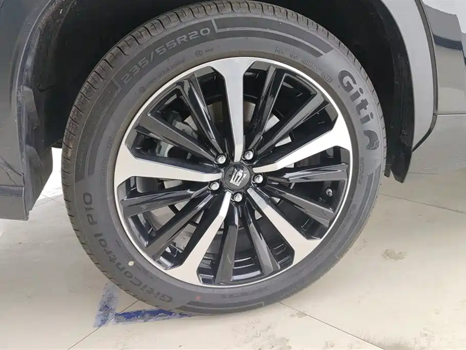Crown Kluger 2.5 L HEV 4 WD Flagship