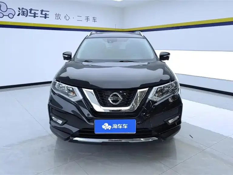 Nissan X-Trail 2.5 L CVT Connected Luxury 4 WD