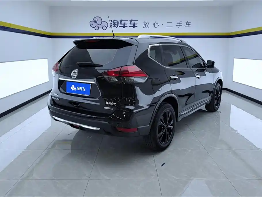 X-Trail 2.5 L CVT Connected Luxury 4 WD