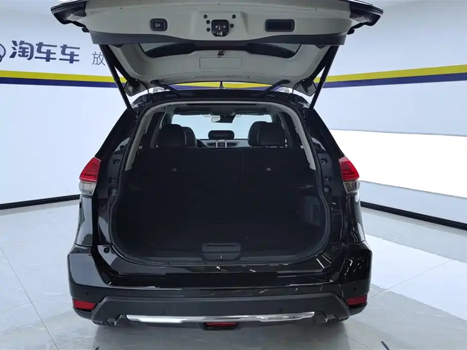 X-Trail 2.5 L CVT Connected Luxury 4 WD