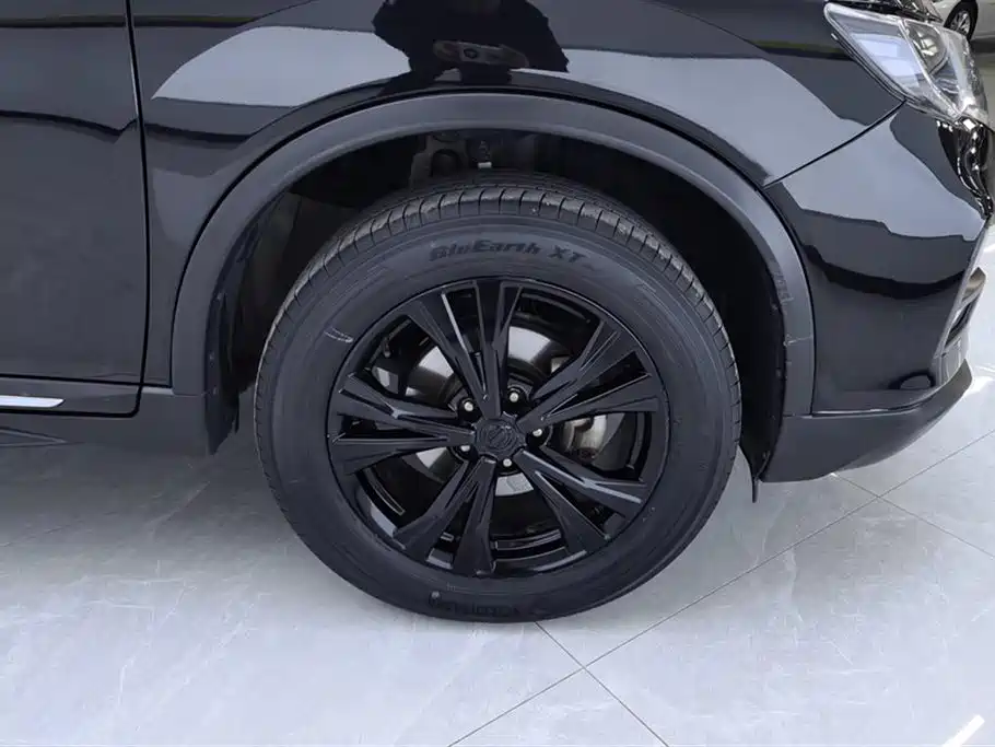 X-Trail 2.5 L CVT Connected Luxury 4 WD