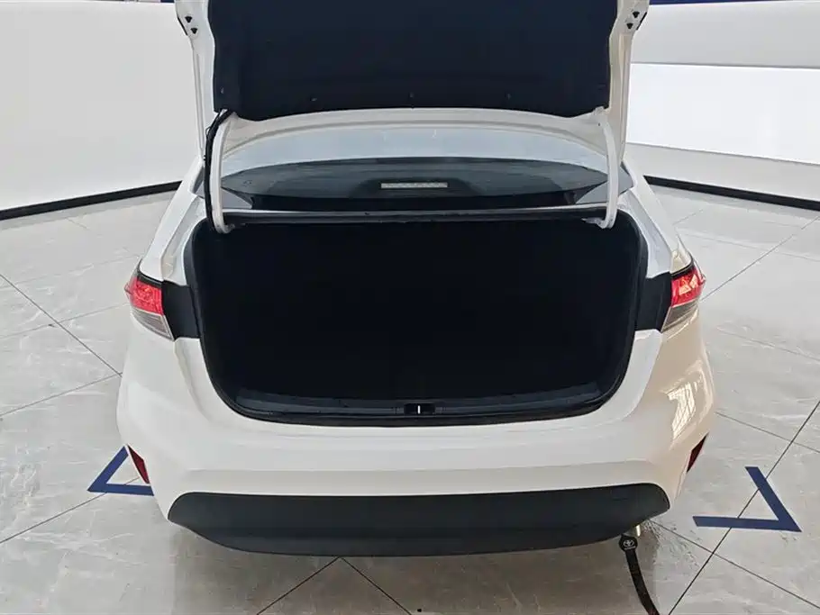 Levin Smart e-Hybrid Dual Engine 1.8 L Leading